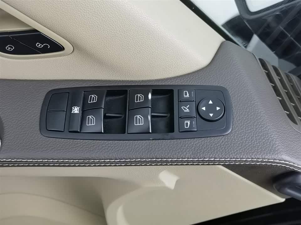 Mercedes-Benz R-class