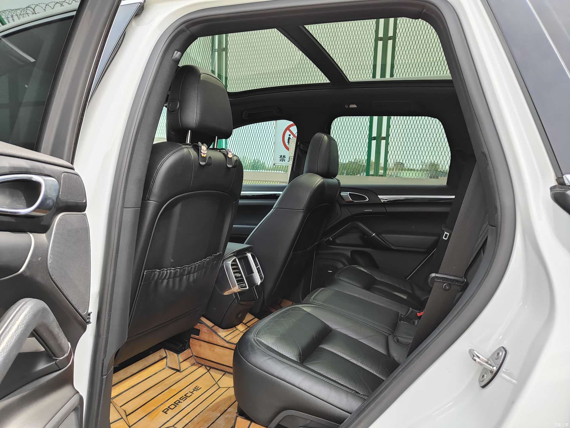 Porsche Cayenne, 2017 9