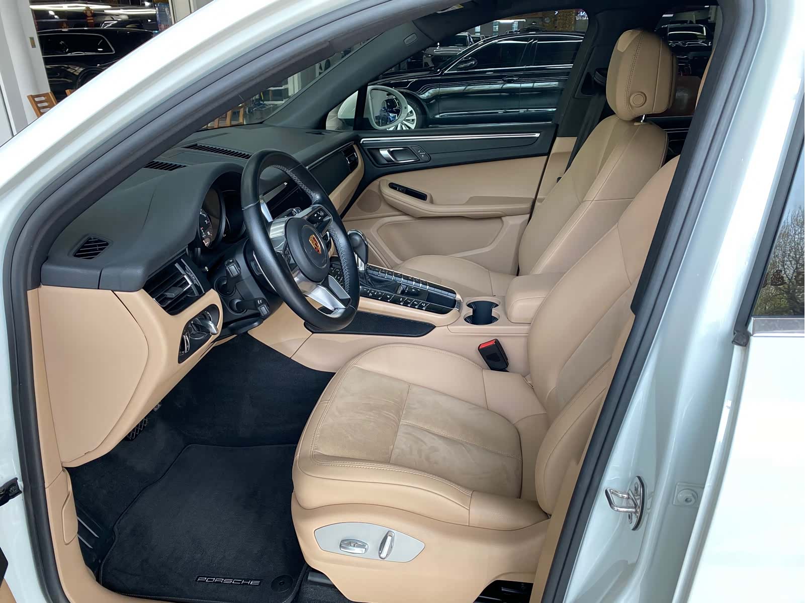 Porsche Macan, 2019 все фото