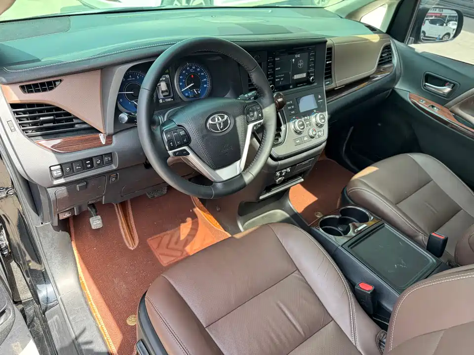 Toyota SIENNA