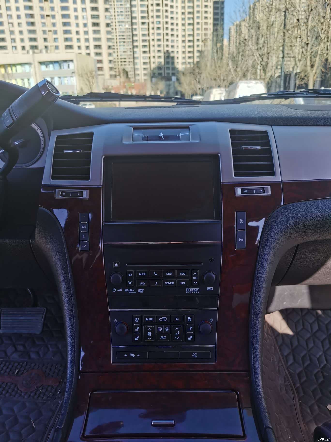 Cadillac Escalade, 2011 26