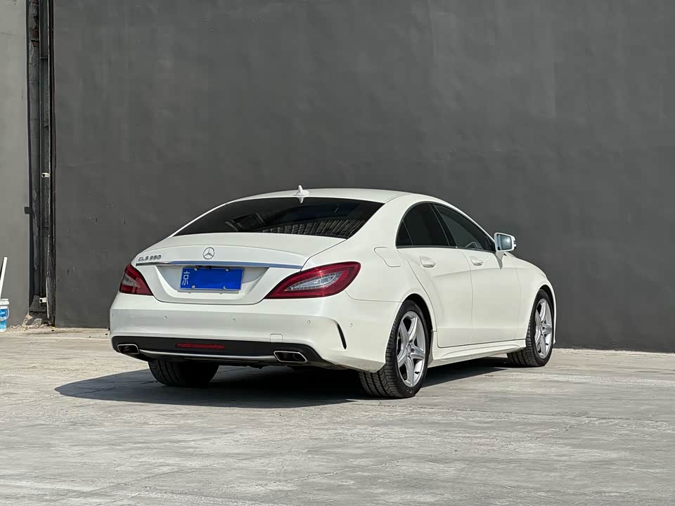 Mercedes-Benz CLS Mercedes-Benz CLS