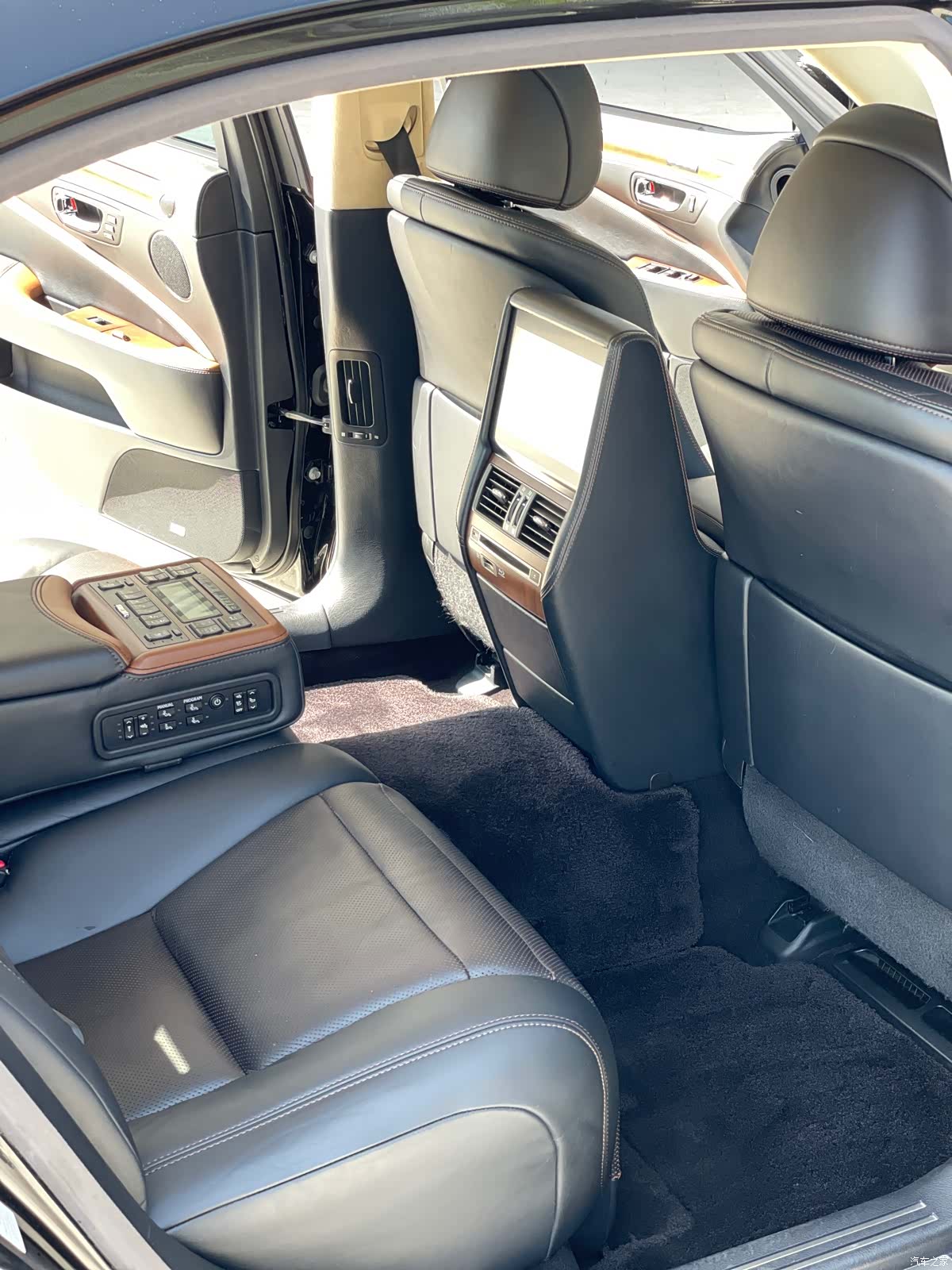 Lexus LS, 2014 30