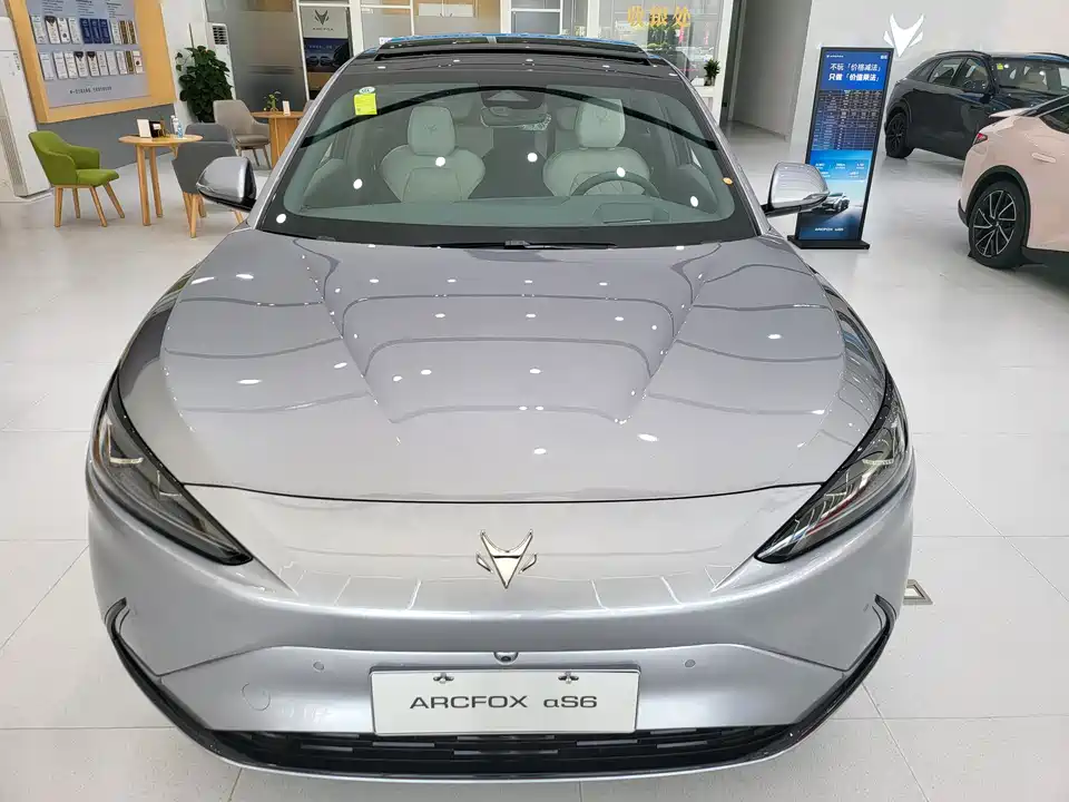 ARCFOX Polar Fox Alpha S6