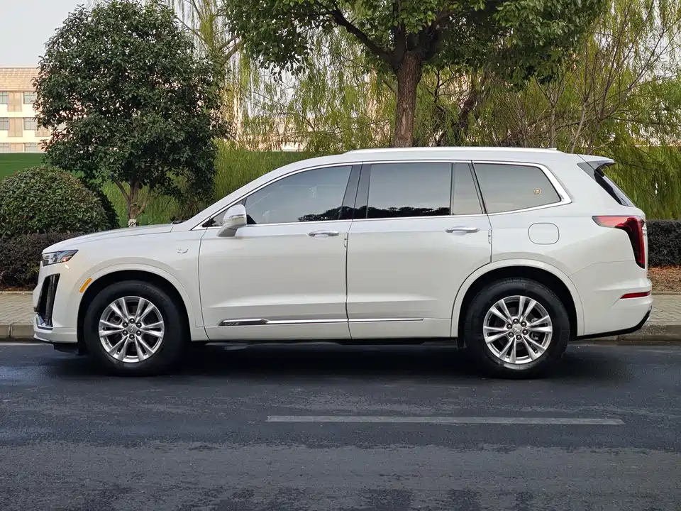Cadillac XT6