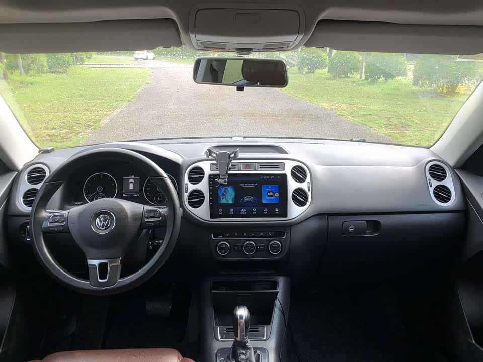 Volkswagen Tiguan Volkswagen Tiguan