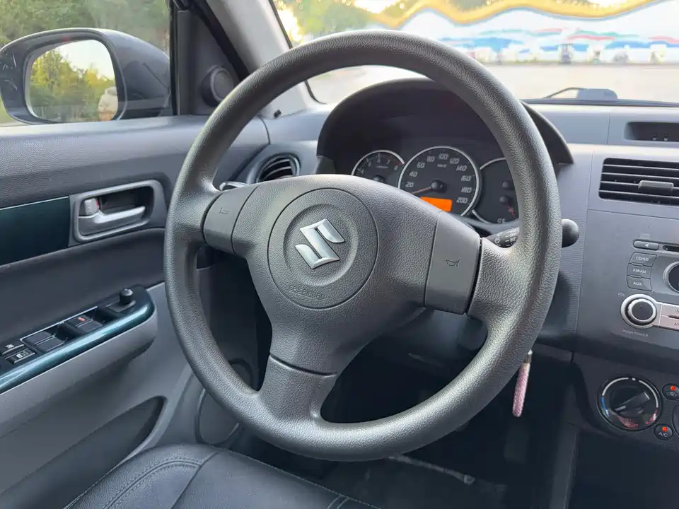 Suzuki Swift Suzuki Swift