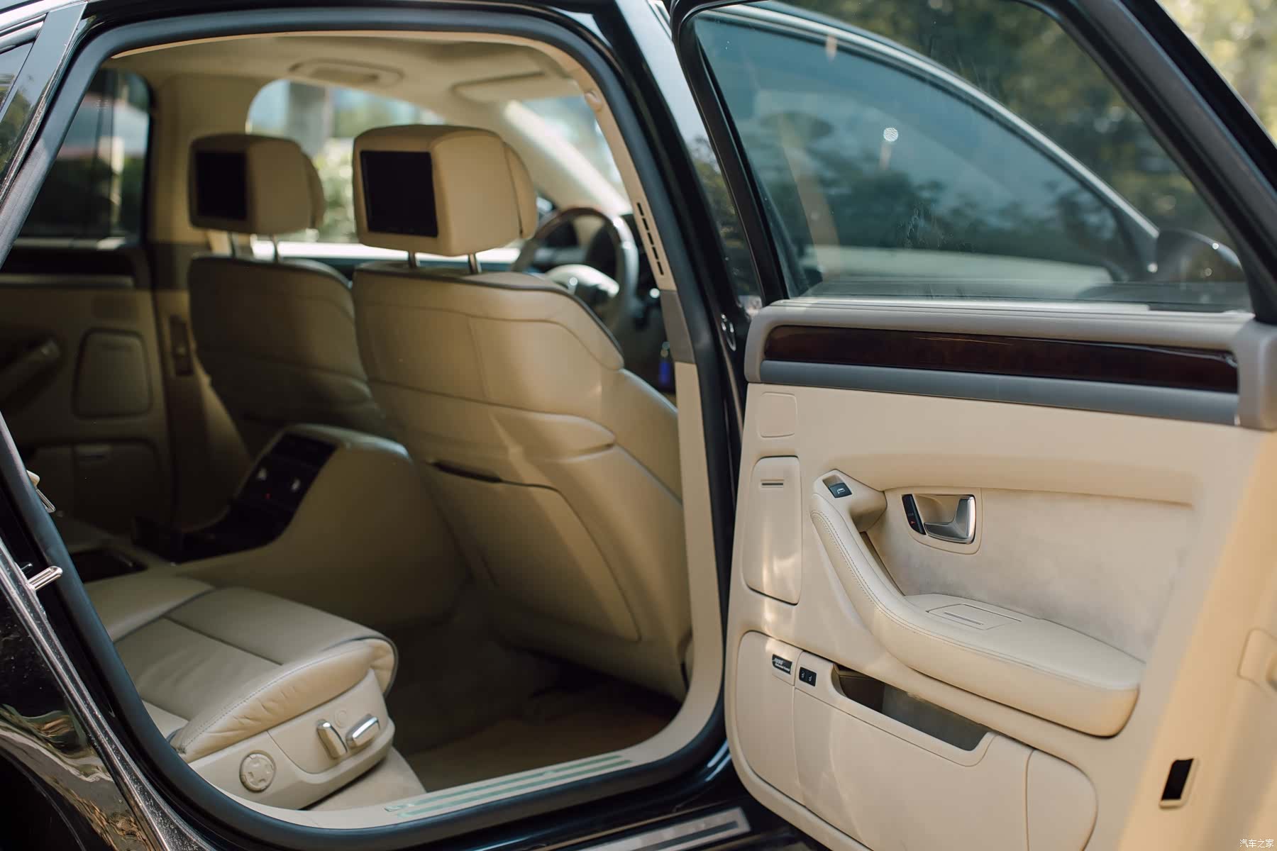 Audi A8L, 2007 14