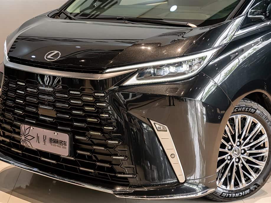 Lexus LM Lexus LM