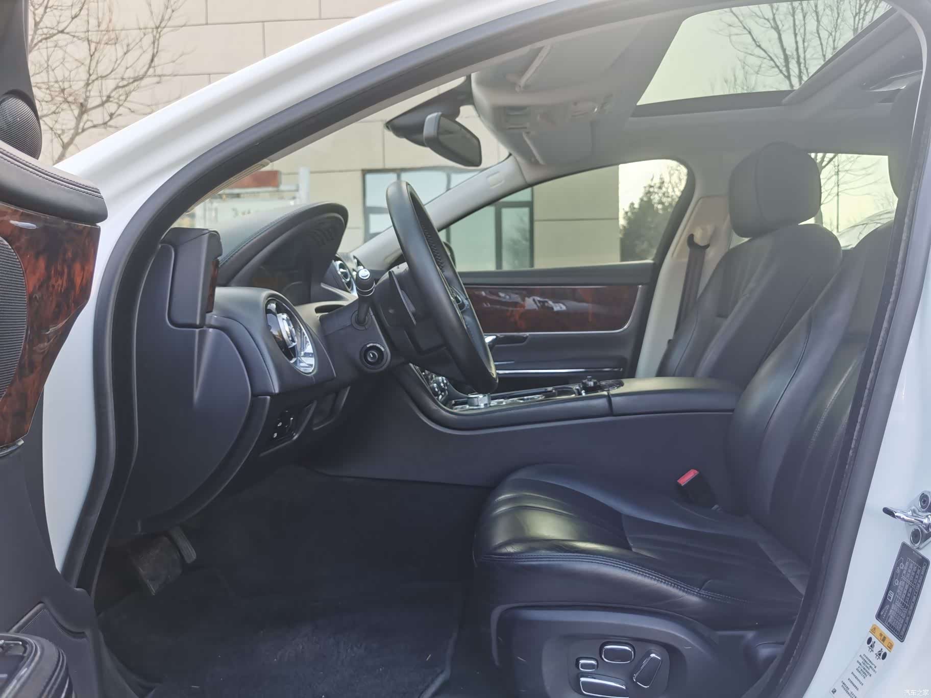 Jaguar XJ, 2011 9