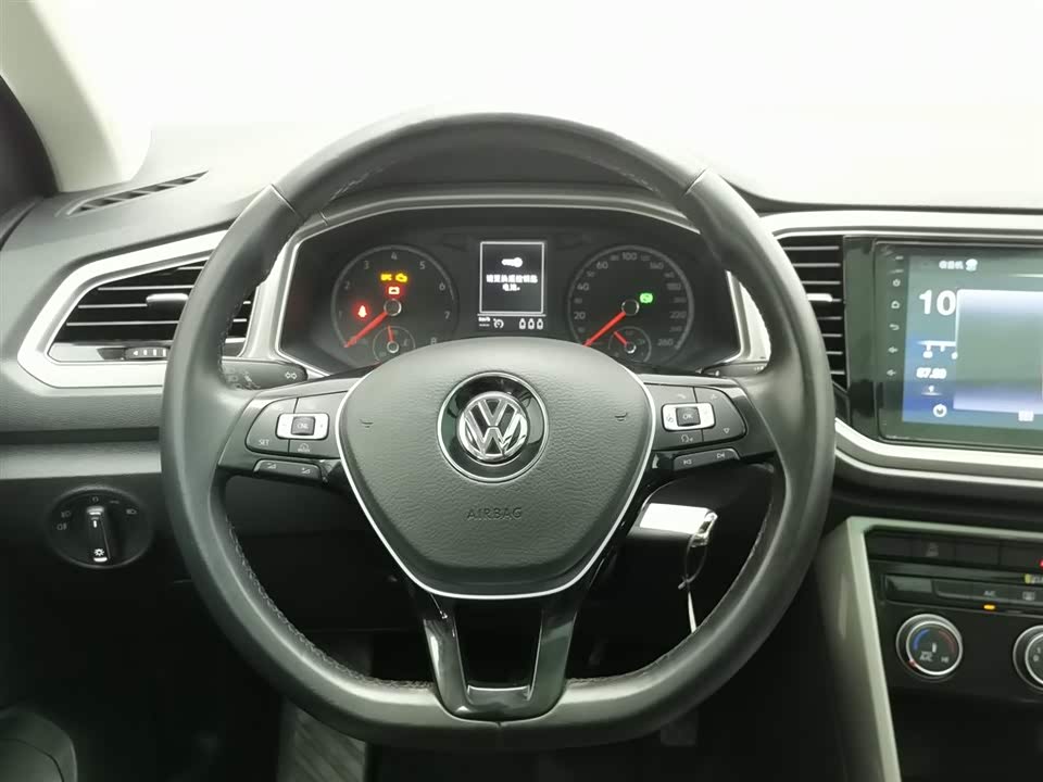 Volkswagen T-ROC exploring Songs Volkswagen T-ROC exploring Songs
