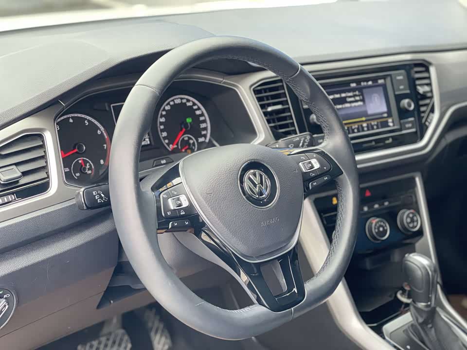Volkswagen T-ROC exploring Songs Volkswagen T-ROC exploring Songs