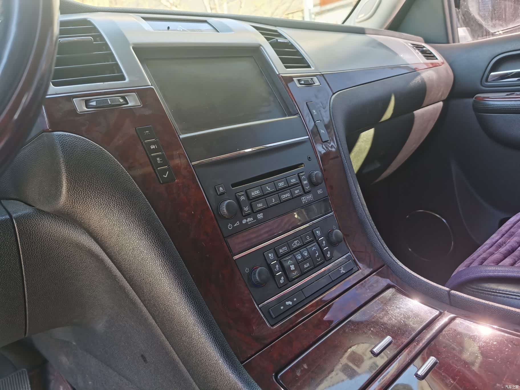 Cadillac Escalade, 2011 29
