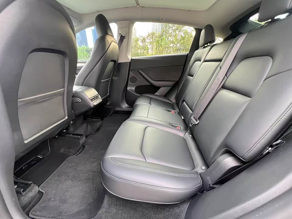 Tesla Model Y Tesla Model Y