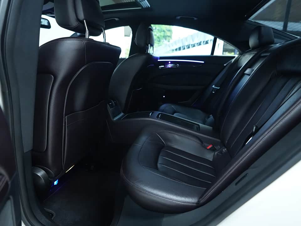 Mercedes-Benz CLS Mercedes-Benz CLS