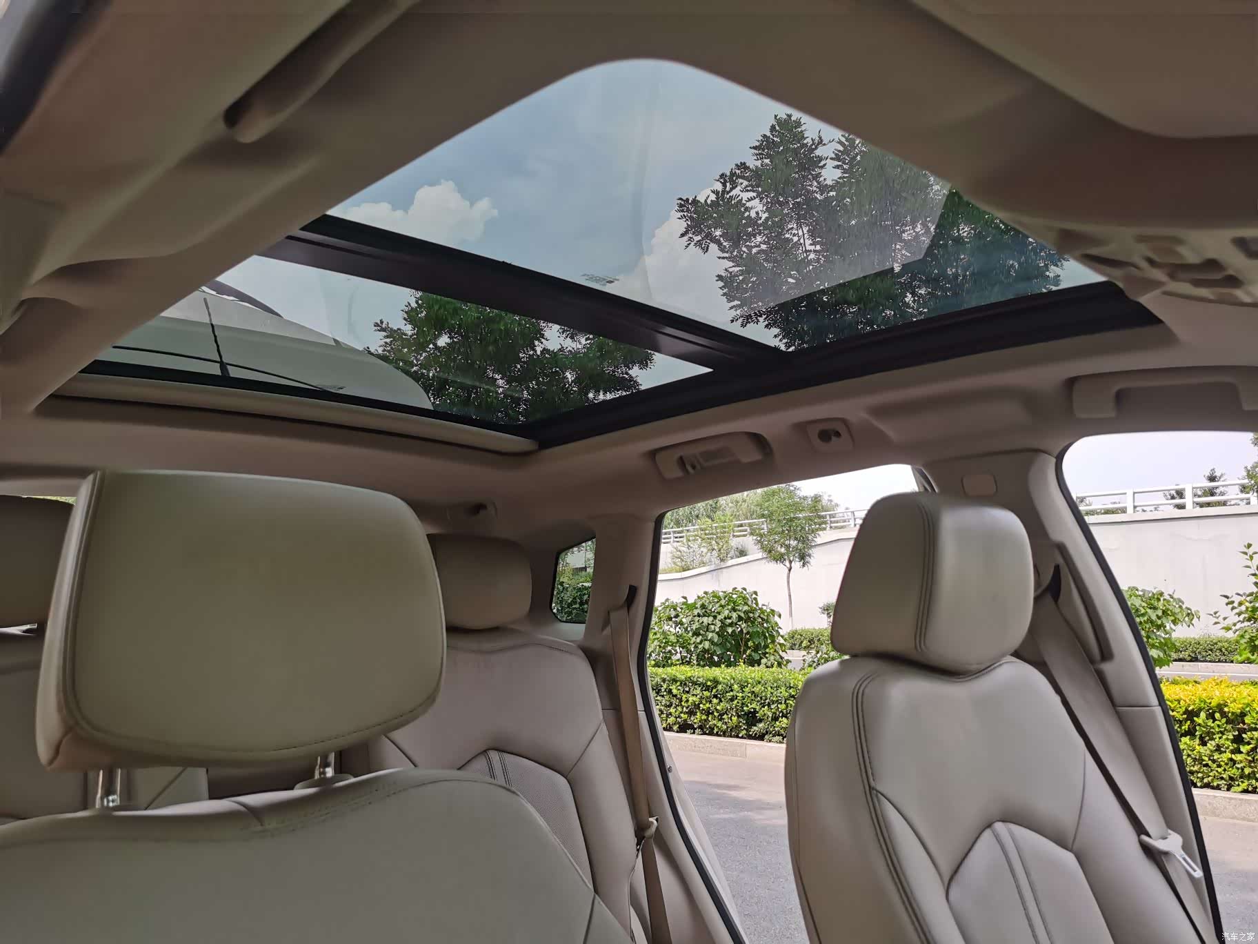 Cadillac SRX, 2011 34