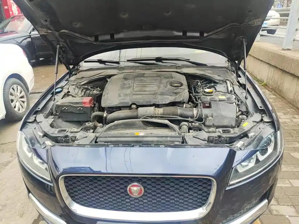 Jaguar XFL