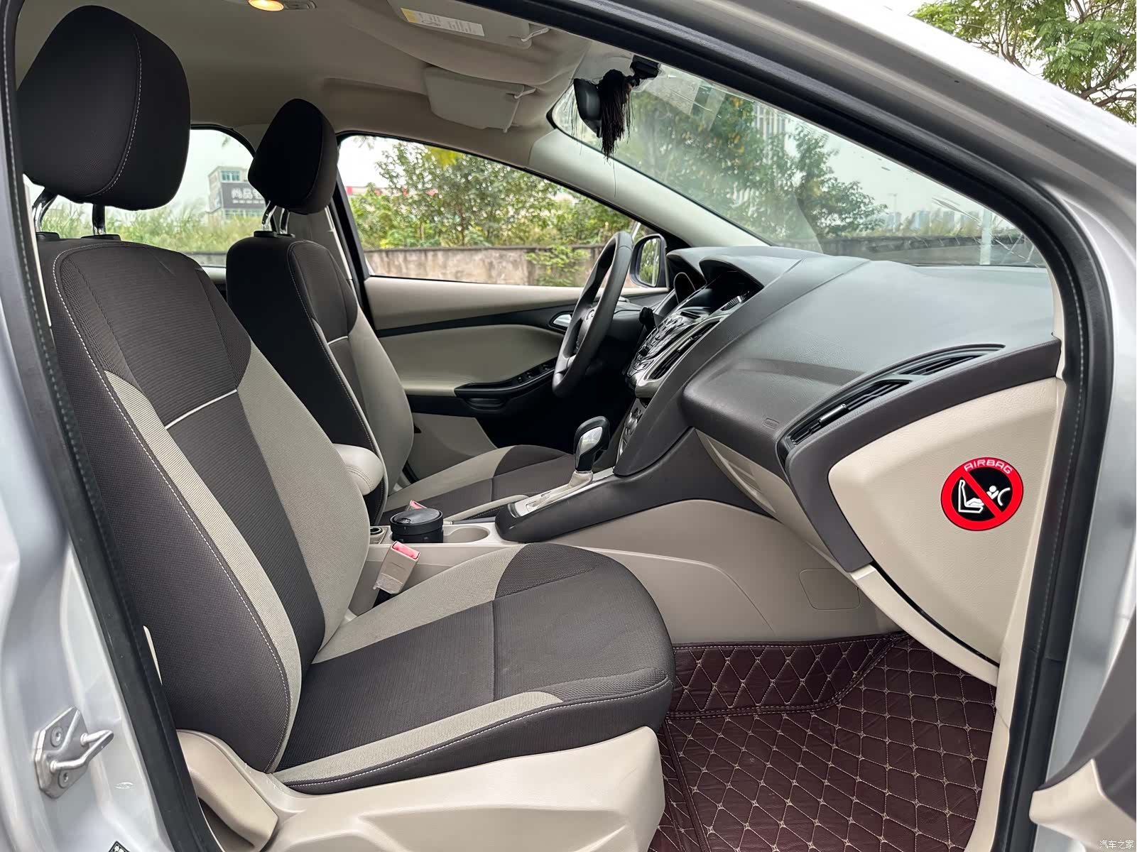 Ford Focus, 2012 22