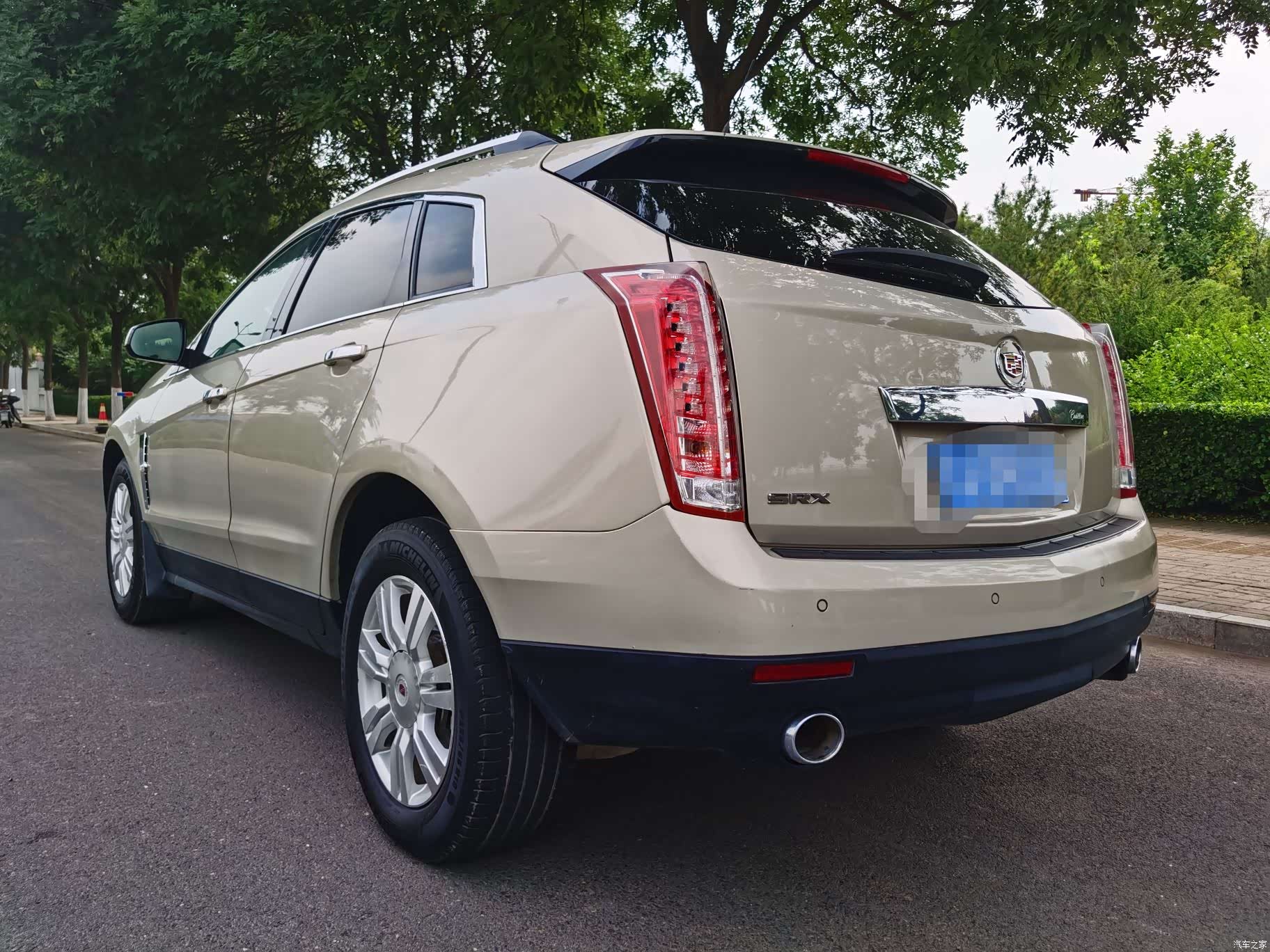 Cadillac SRX, 2011 4