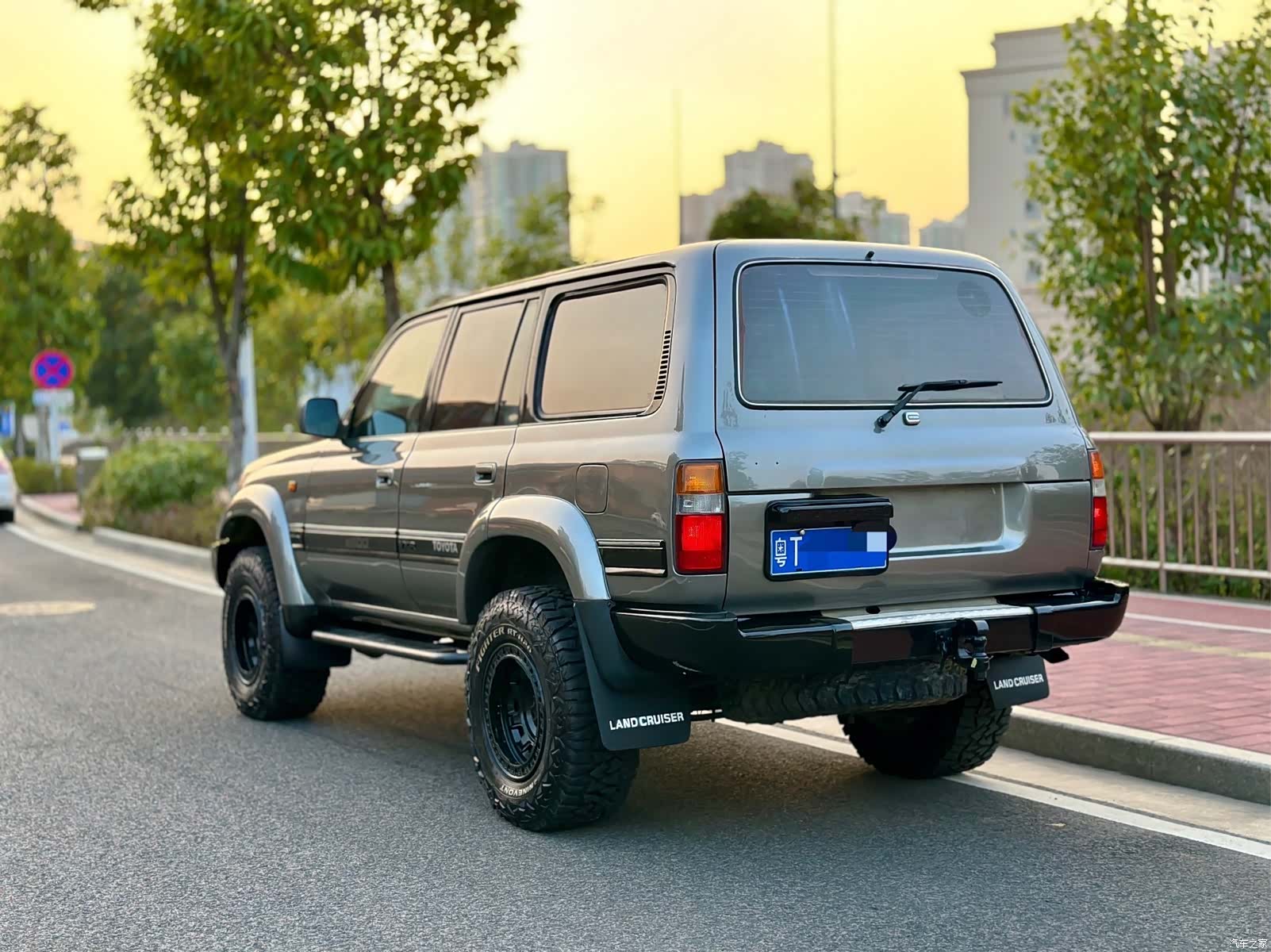 Toyota Land Cruiser, 1994 3