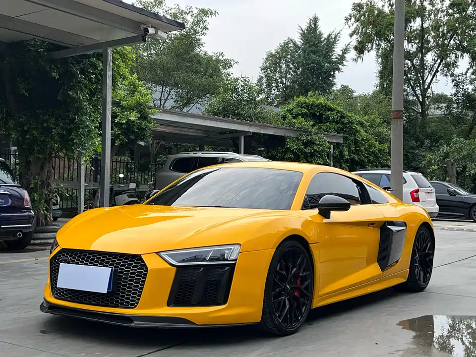 Audi R8