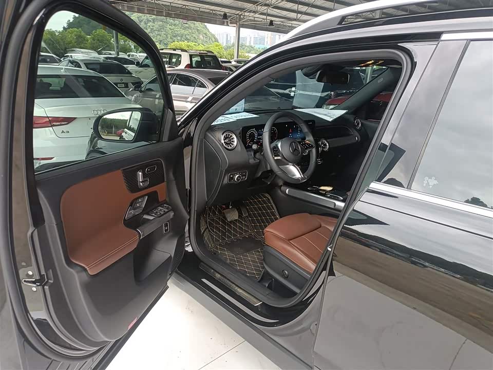 Mercedes-Benz GLB Mercedes-Benz GLB