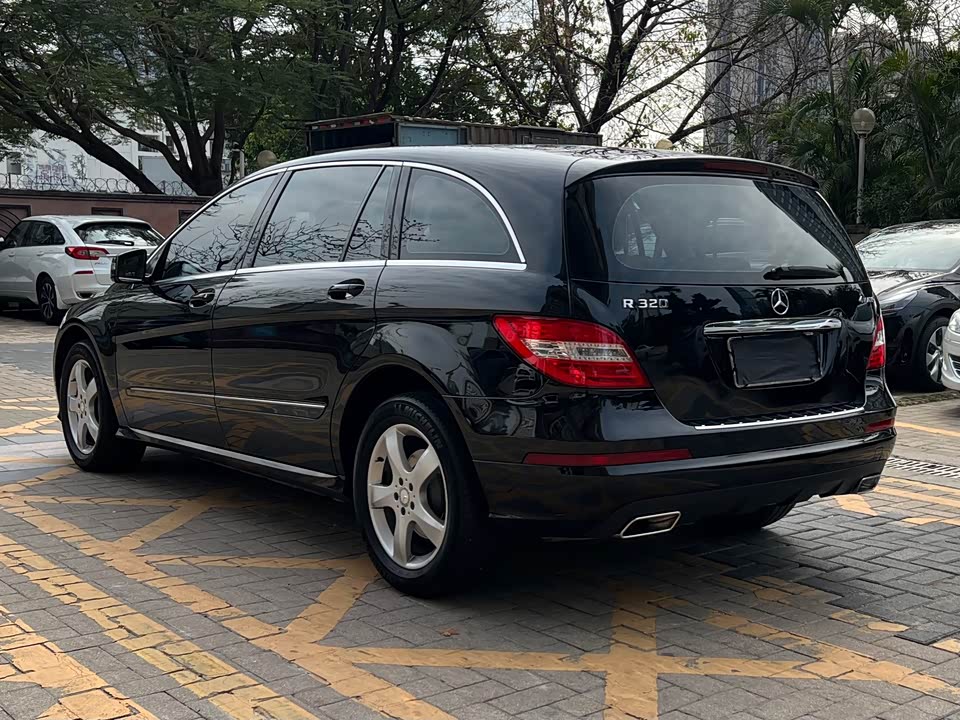 Mercedes-Benz R-class