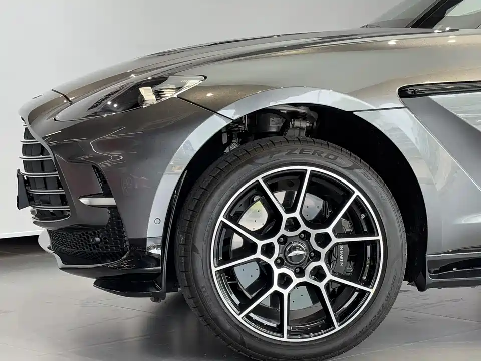 Aston Martin DBX Aston Martin DBX
