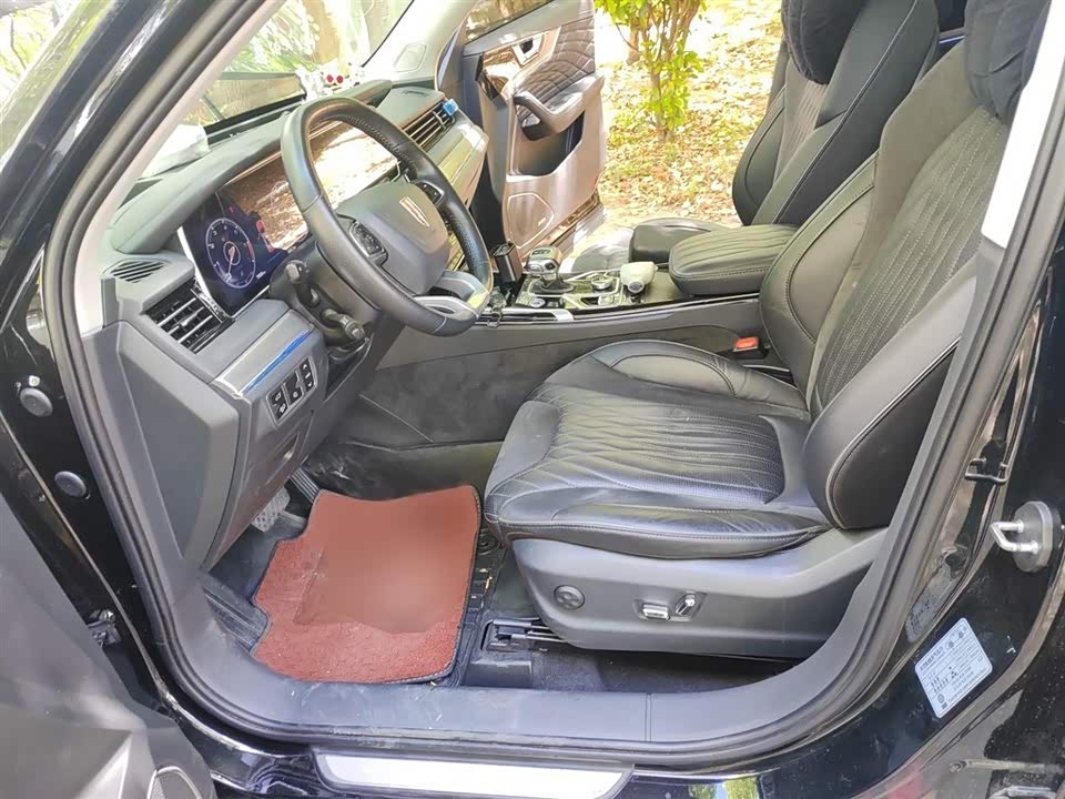 Hongqi HS5