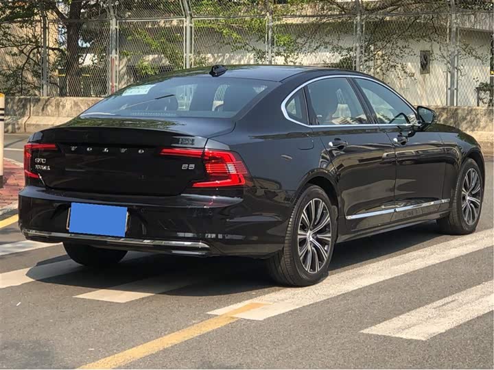 沃尔沃s90 2021款 b5 智逸豪华版
