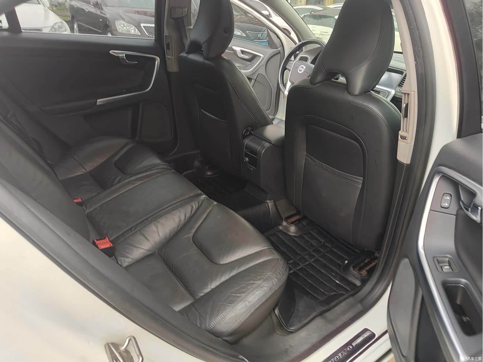 Volvo S60, 2014 9