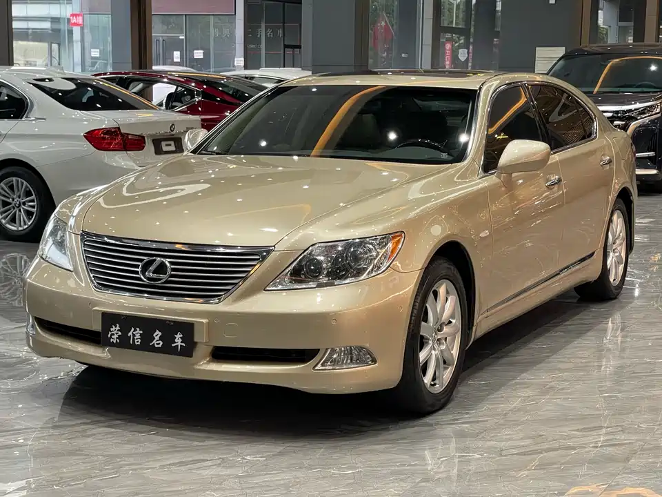 Lexus LS