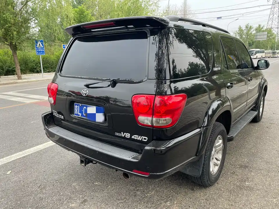 Toyota Sequoia