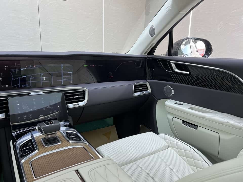 Hongqi E-HS9