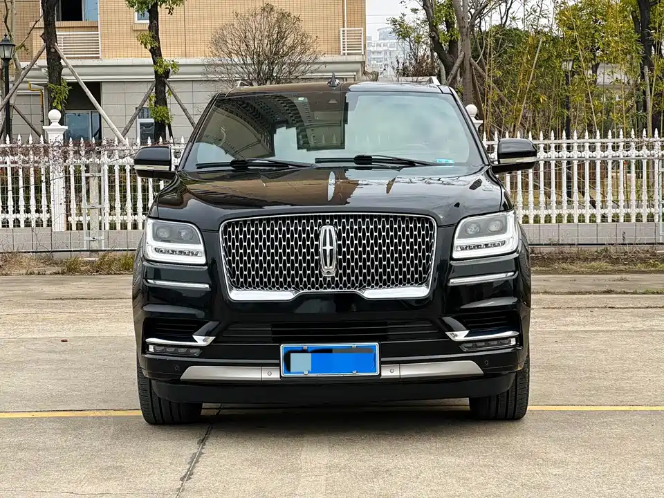 Lincoln Navigator