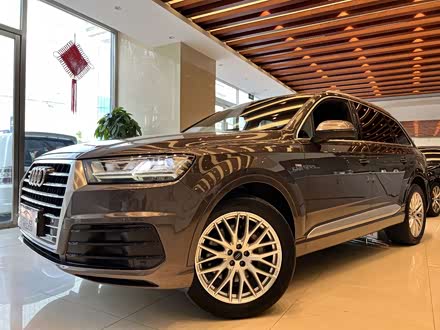 奥迪q7 2016款 45 tfsi s line运动型