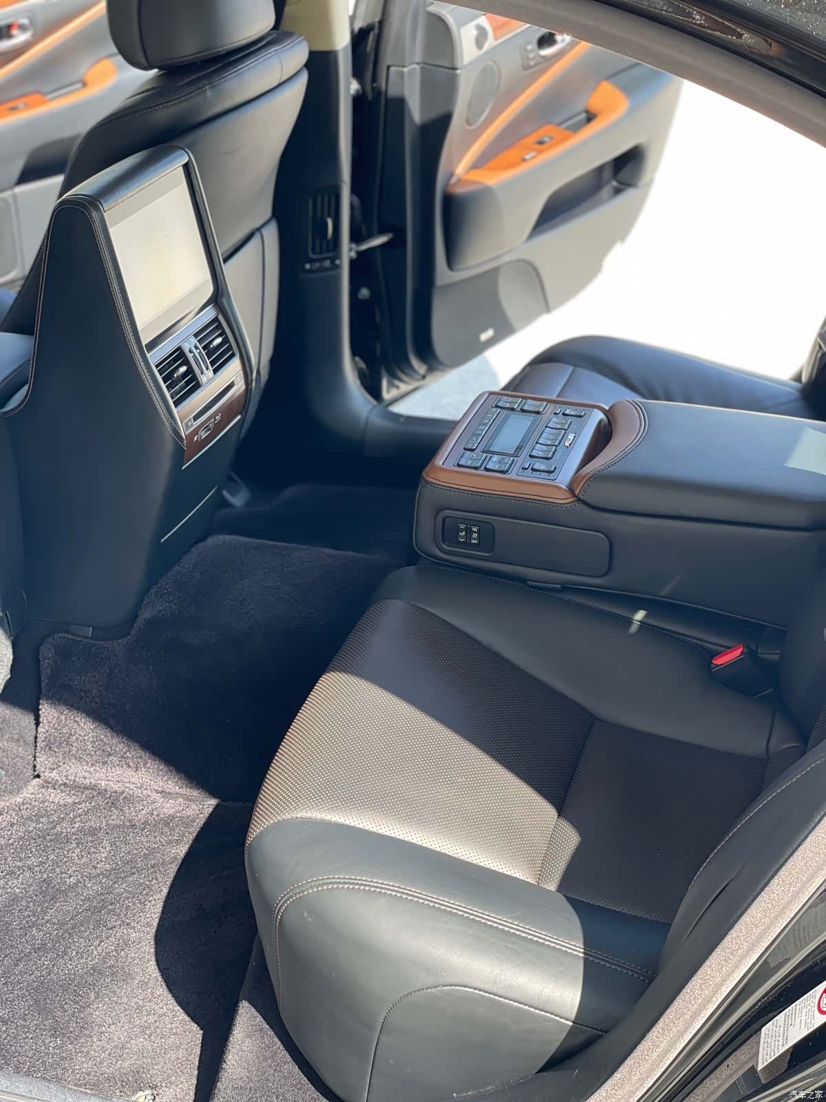 Lexus LS, 2014 31
