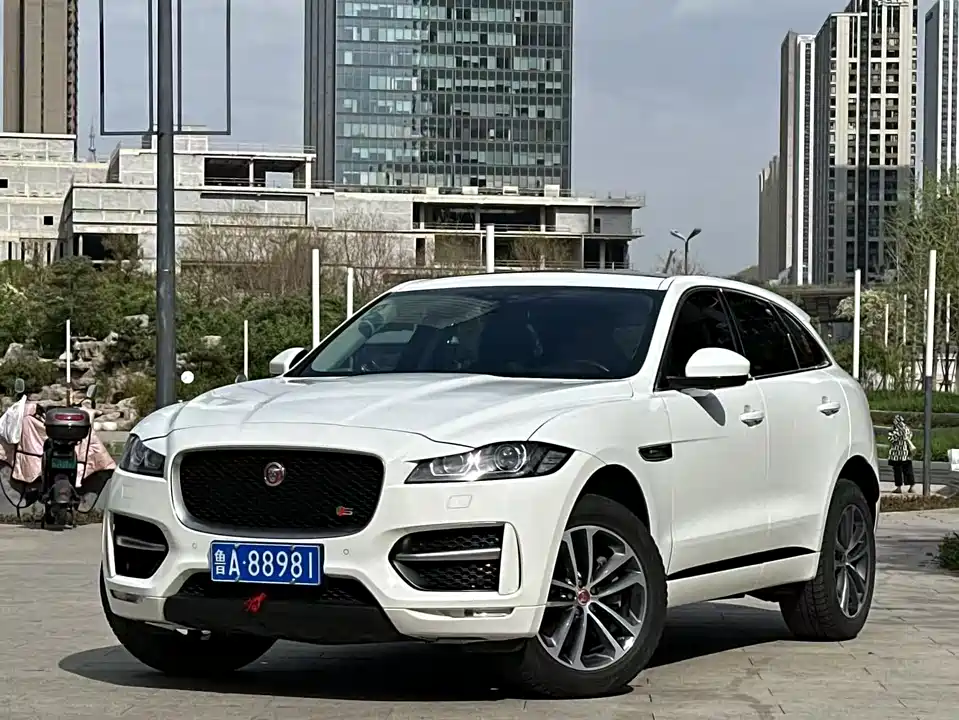 Jaguar F-PACE