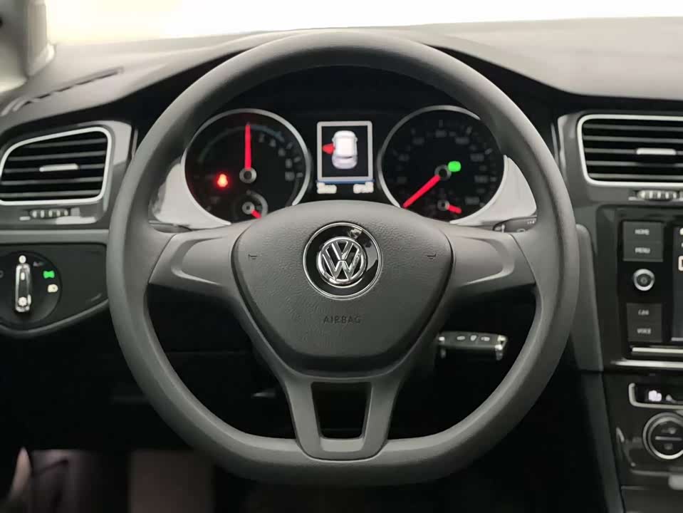 Volkswagen Golf*pure electricity