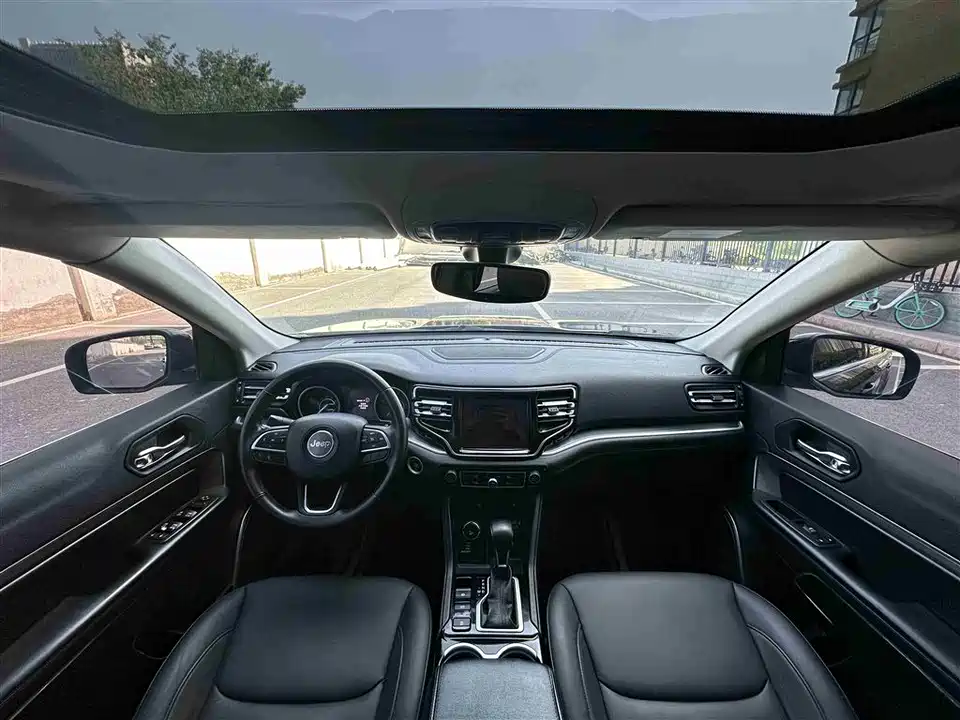 Jeep Grand Commander