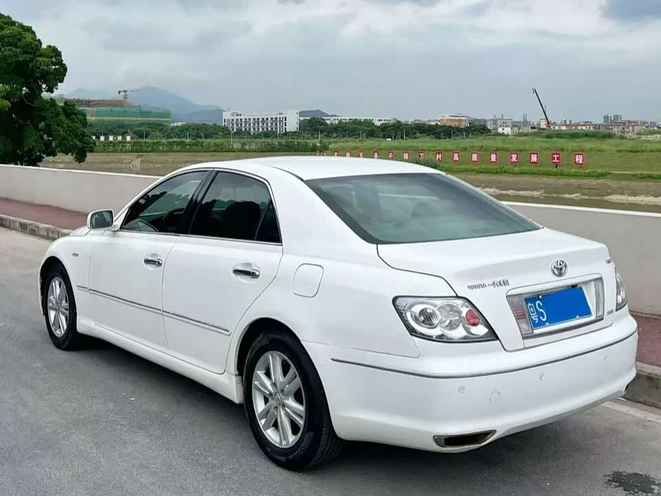 Toyota Reiz Toyota Reiz