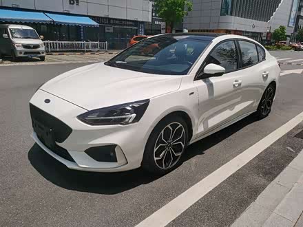 福克斯 2021款 三厢 ecoboost 180 自动st line