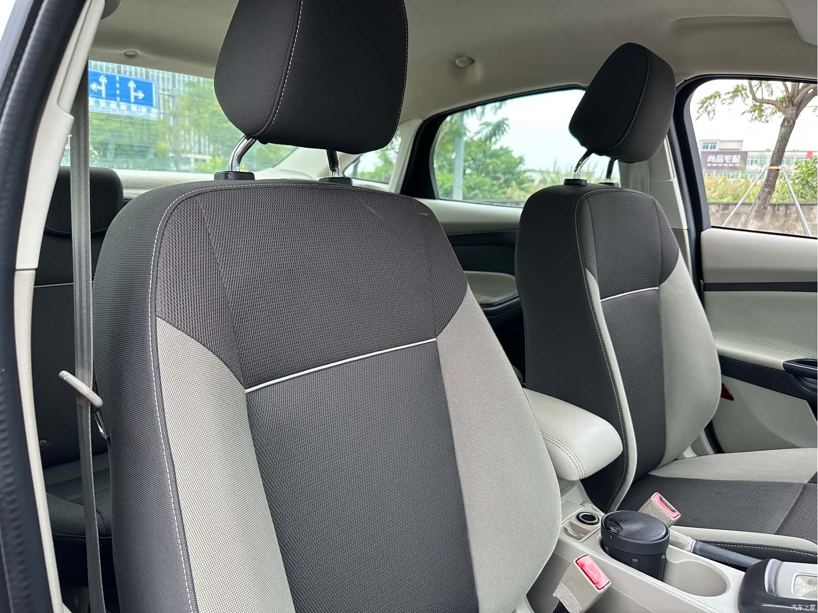 Ford Focus, 2012 27