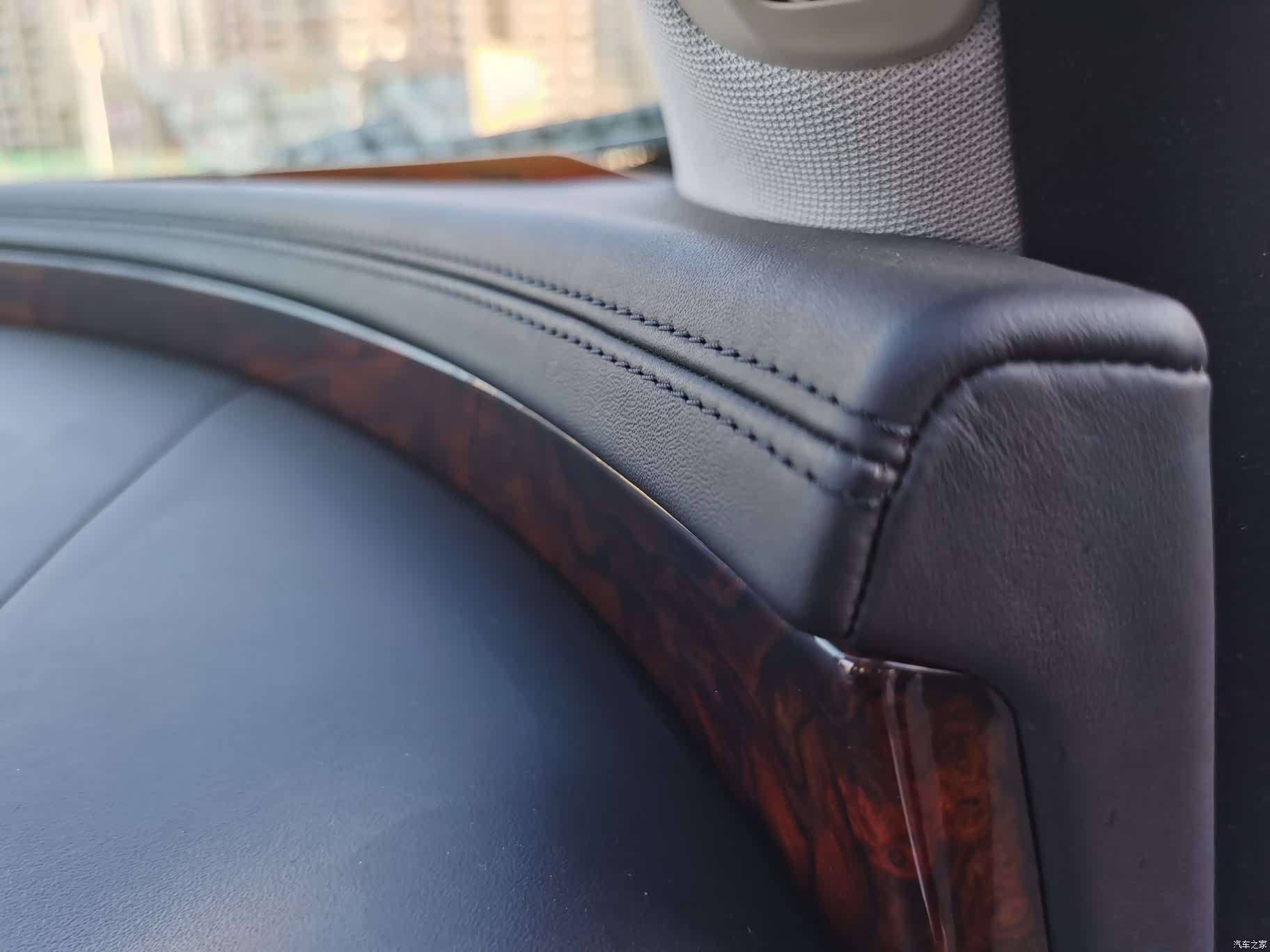 Jaguar XJ, 2011 14