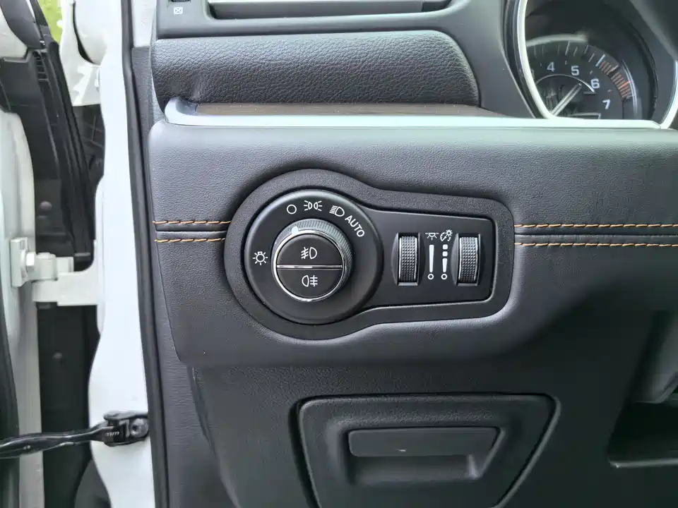 Jeep Grand Commander