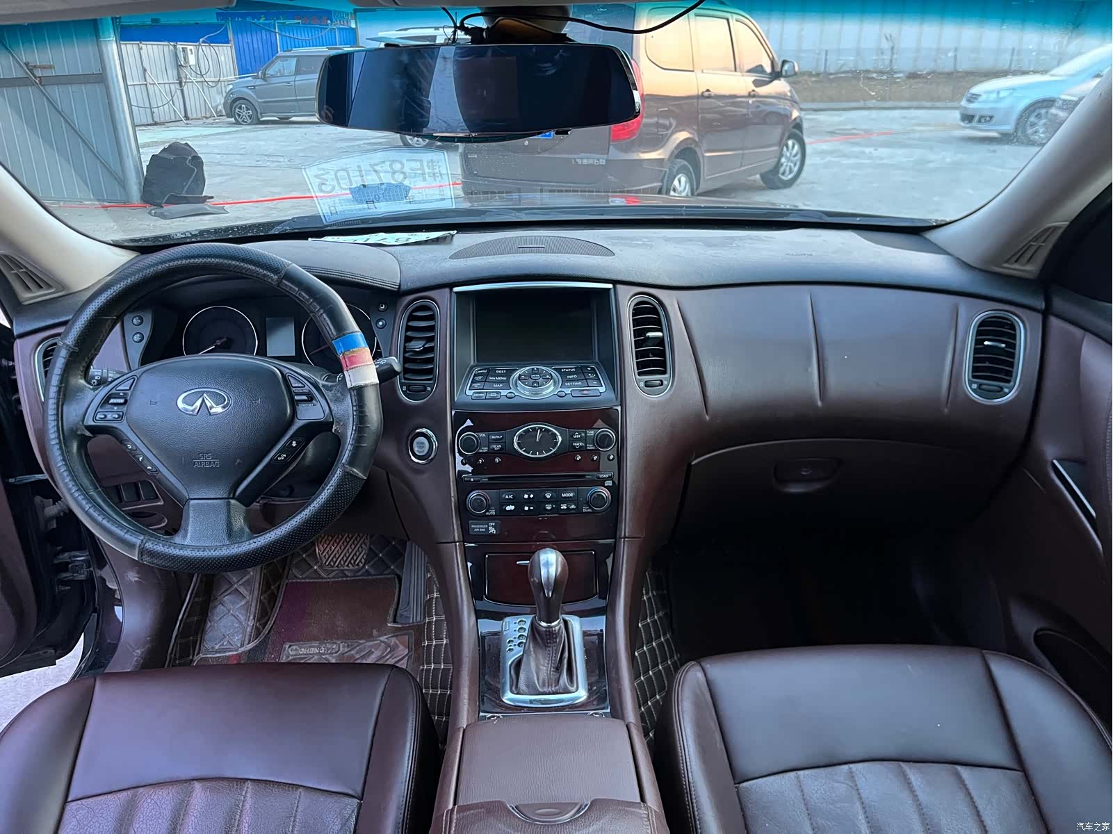Infiniti EX25, 2011 4