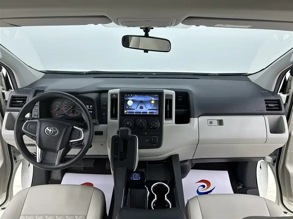 Toyota HIACE Toyota HIACE