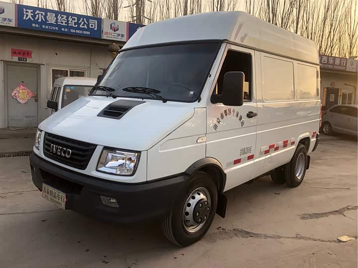 依维柯得意 2017款 2.8t x45载货车3100轴距43s5