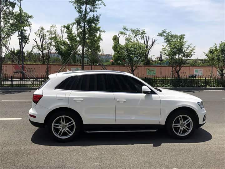 奥迪q5 2015款 40 tfsi 进取型