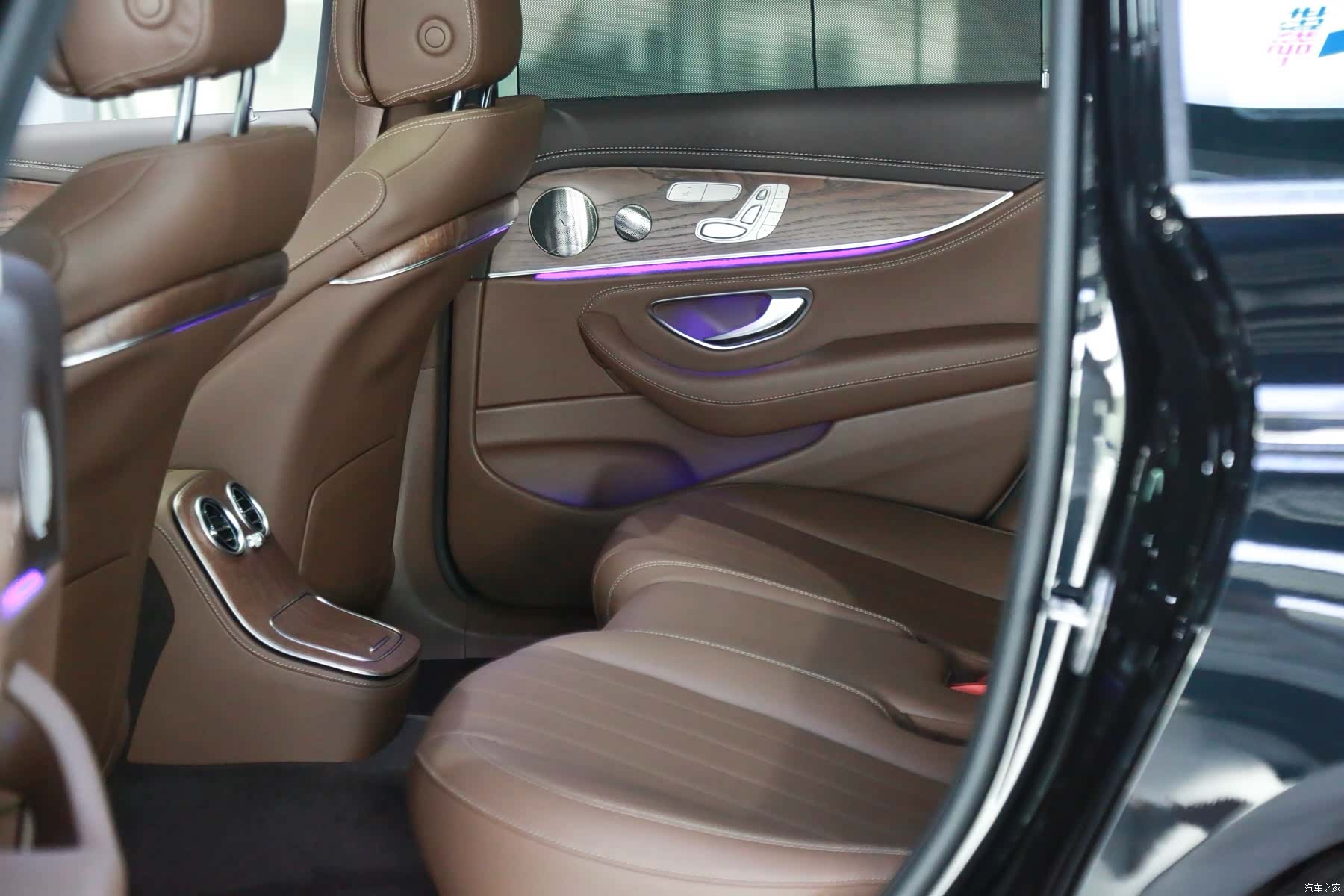 Mercedes-Benz E-Class, 2023 9
